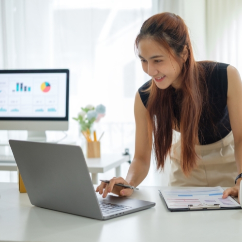 Basic Analytics Review Pack for Social Media Management